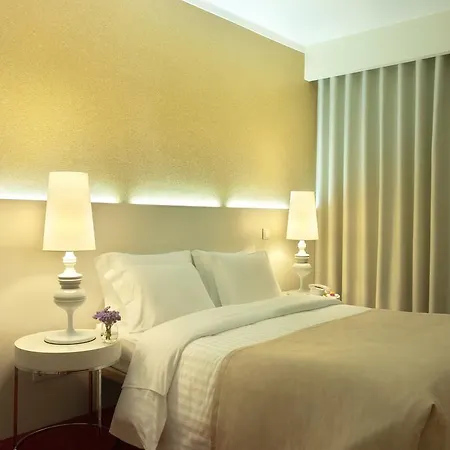 Hotel Lagoa Dos Pastorinhos 2*